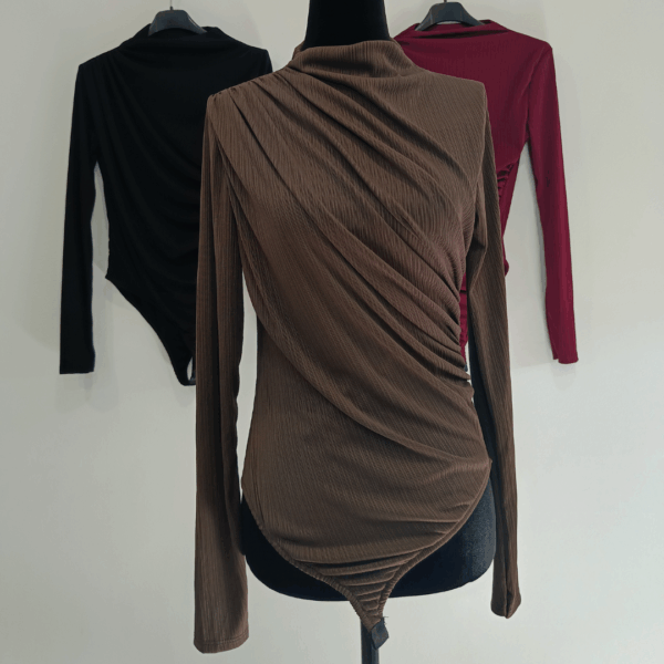 Body fruncido marrón